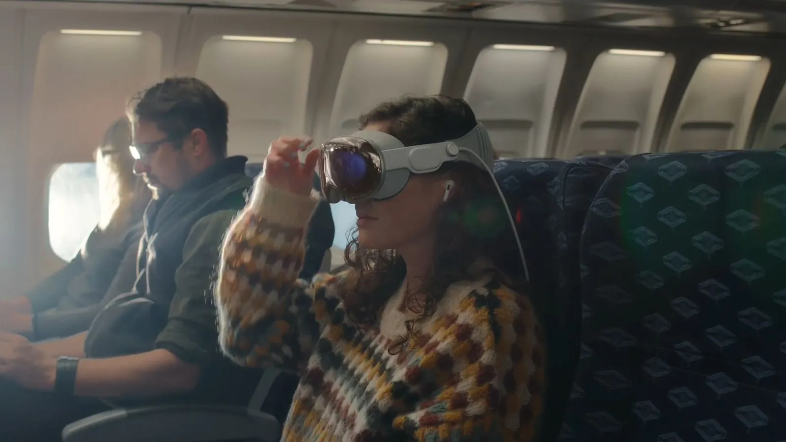 Is It Safe to Wear Apple Vision Pro Headset on Flights?