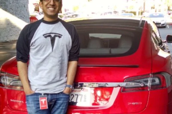 Tesla Finance VP of 17 Years Departs as Musk Expresses Gratitude