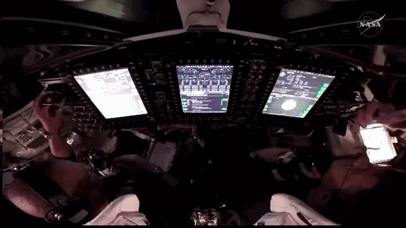 iPhone 17 Pro Max Joins NASA Moon Mission Without Internet